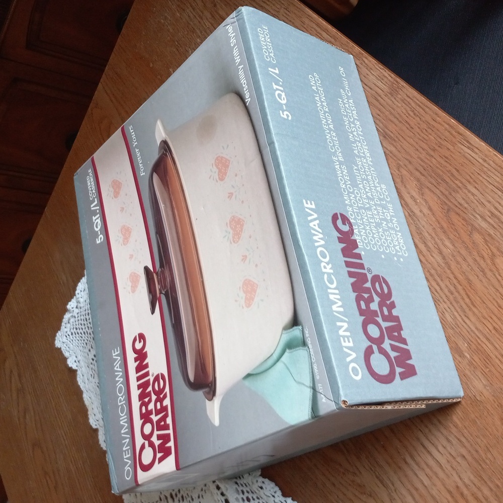 NWT Corning Ware 5-QT./L Covered Casserole Forever Yours